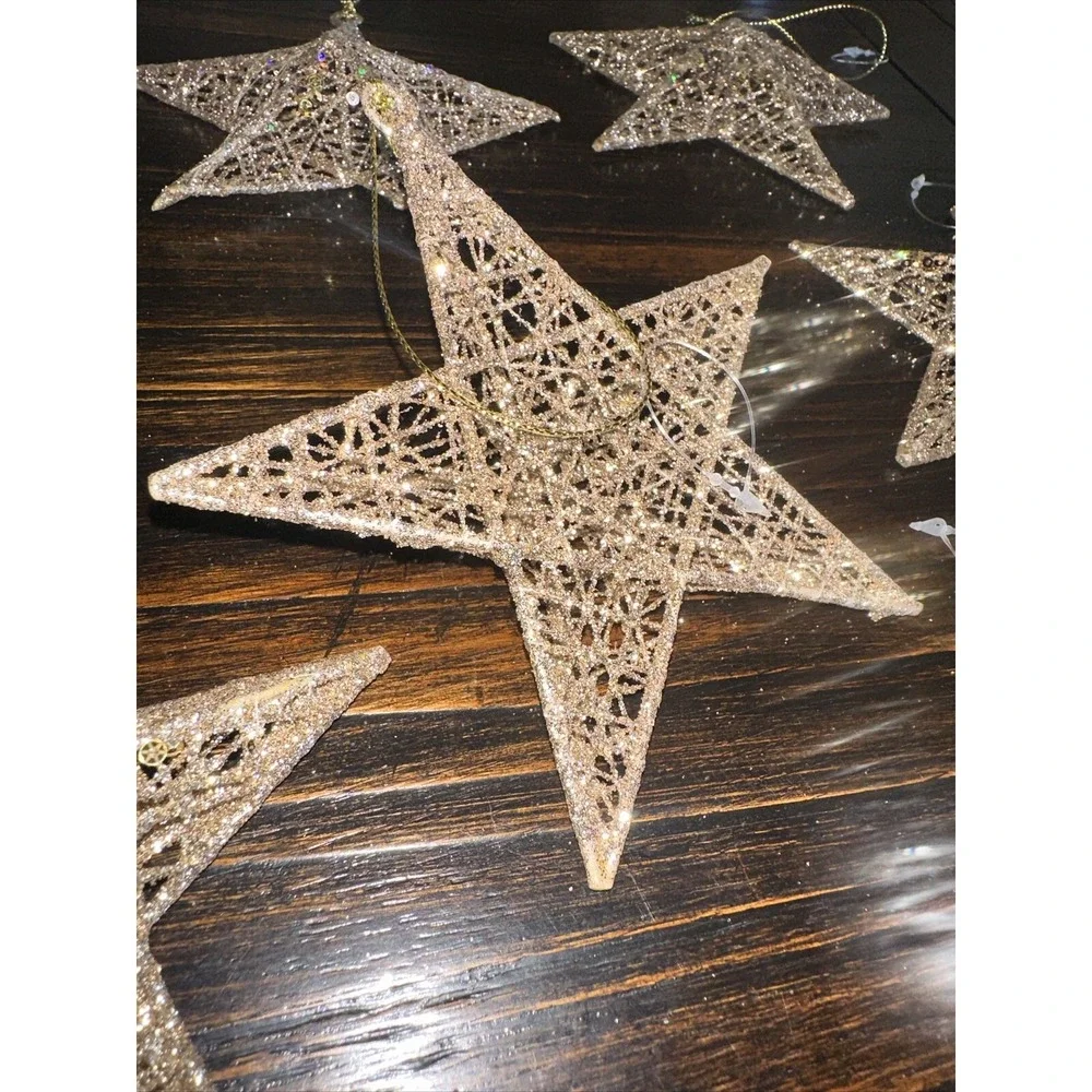 The Unbranded Brand gold star